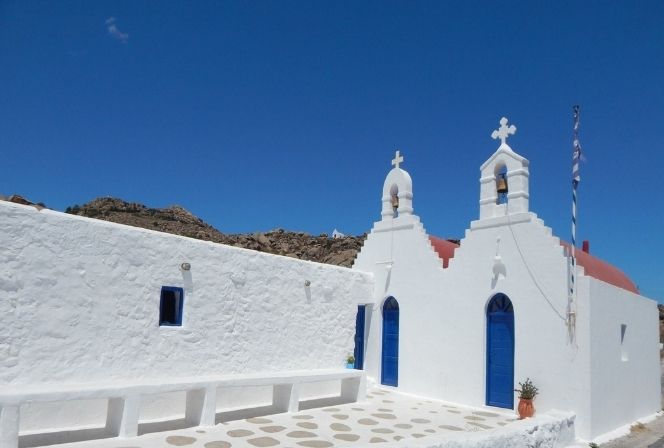 Mykonos International Airport to Agios Sostis taxi transfer | Elegant Transfer